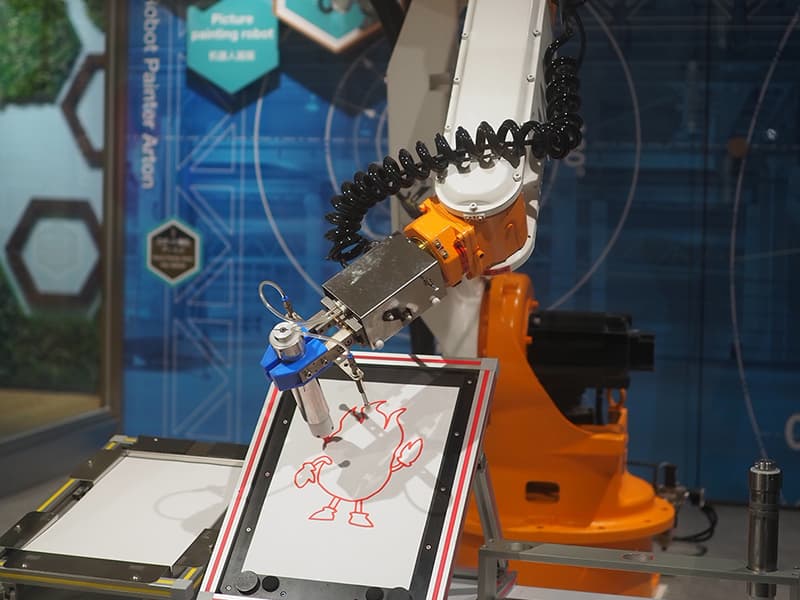 日立シビックセンター　AIで絵を描くロボット